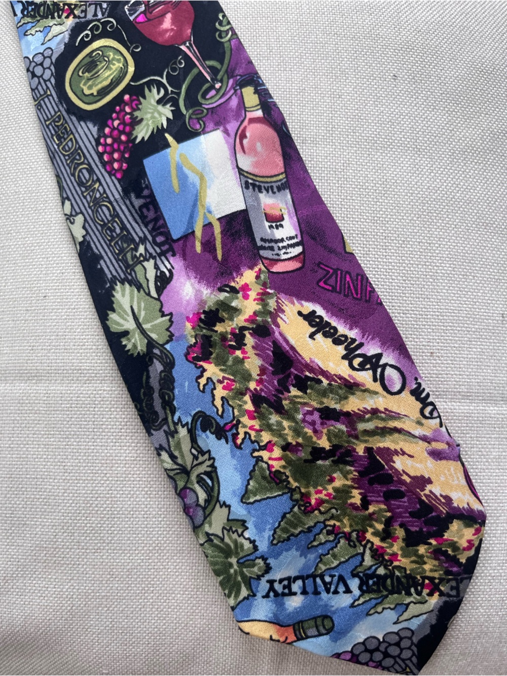 1991 Nicole Miller Wine Vineyard themed silk tie